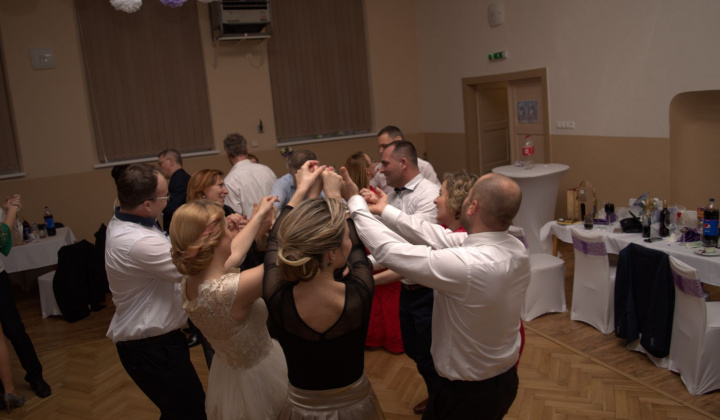 16. fotografia fotogalérie II. Obecný ples