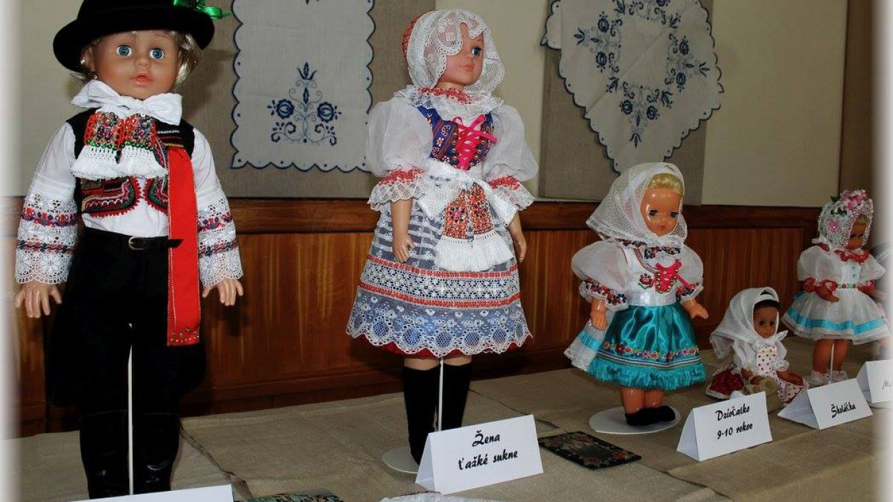 Fotografia fotogalérie Výstava výšiviek a krojov