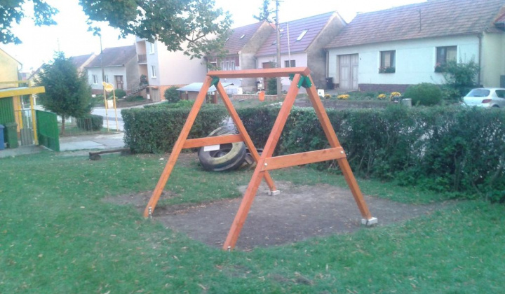 1. fotografia fotogalérie Projekty / Urobme deťom ihrisko - foto