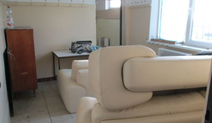 1. fotografia fotogalérie Projekty / Dokončenie rekonštrukcie športových kabín a budovanie vonkajšieho areálu ihriska. - foto