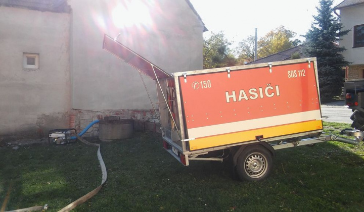 2. fotografia fotogalérie Projekty / Dobrovoľný hasičský zbor prevzal do výpožičky od MV SR súpravu povodňovej záchrannej služby pre hasičské jednotky. - foto