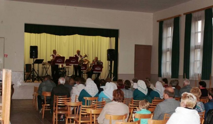 11. fotografia fotogalérie Projekty / Kultúrny dom - foto