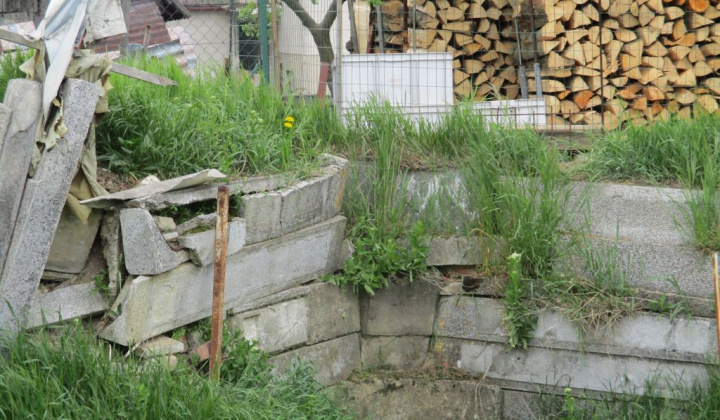 1. fotografia fotogalérie Projekty / V časti obce „Na vŕšku“ bol postavený suchý polder - foto