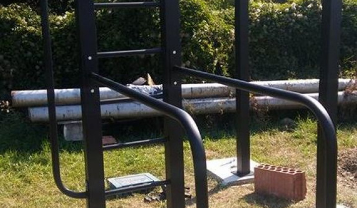 2. fotografia fotogalérie Projekty / Na futbalovom ihrisku pribudlo workout ihrisko. - foto