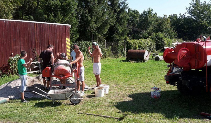 5. fotografia fotogalérie Projekty / Na futbalovom ihrisku pribudlo workout ihrisko. - foto